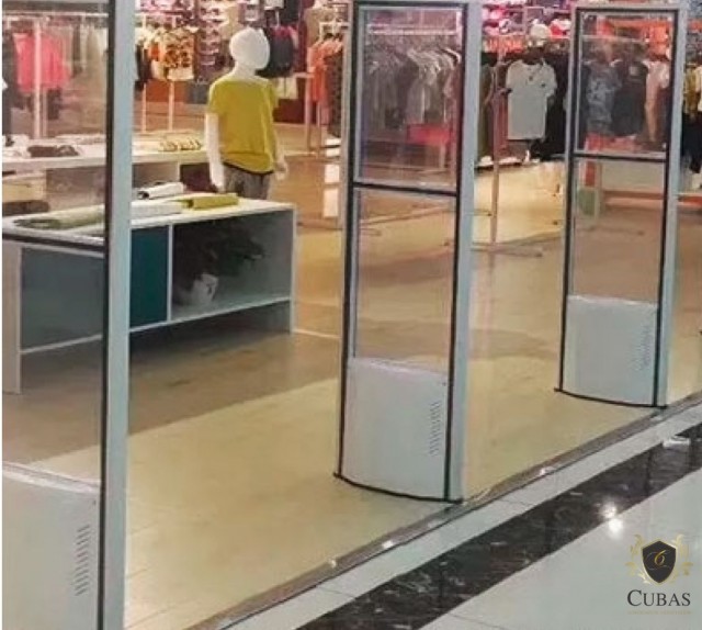 Alarme antifurto estridente que soa de forma equivocada gera indenizao