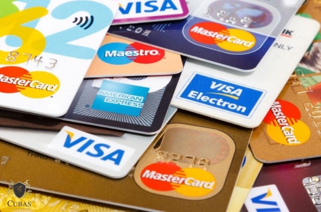 Banco deve indenizar consumidor que teve cartes cancelados de forma indevida