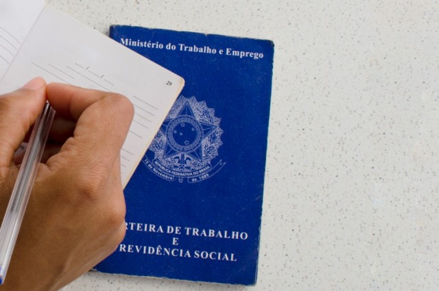 Caixa dever pagar FGTS a trabalhadora demitida