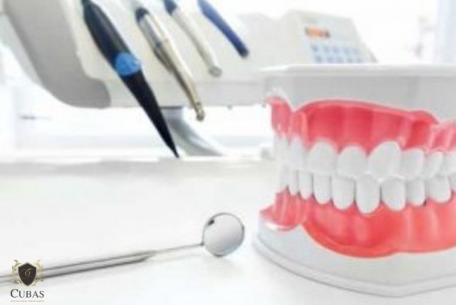 Clnica e dentistas indenizaro paciente por erros em tratamento de implantodontia