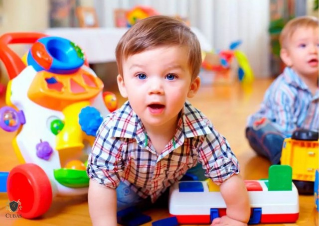 Criana com autismo poder experimentar terapias oferecidas pelo SUS