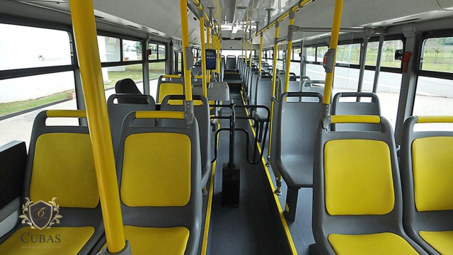 Empresa de transporte deve indenizar passageira que se acidentou em nibus