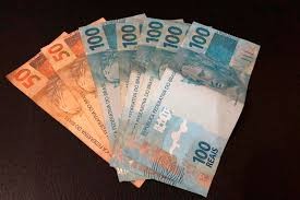 Governo sanciona auxlio emergencial de R$ 600
