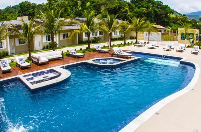 Hotel deve indenizar hspedes que foram constrangidos ao usar piscina