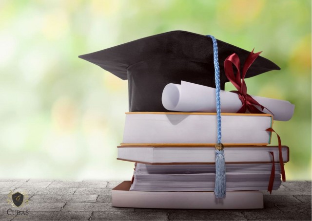 Juza condena pai que no pagou faculdade do filho e deixou nome do rapaz parar no SPC