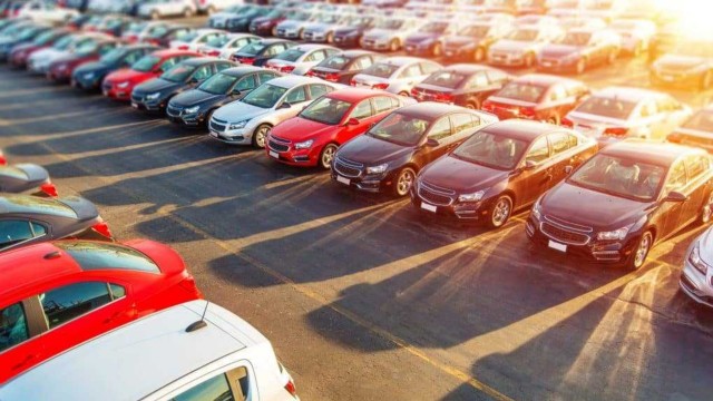 Loja de veculos dever indenizar cliente por vcio oculto em carro