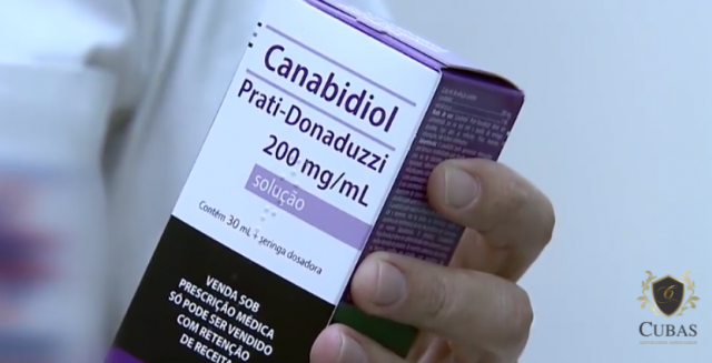 Medicamento  base de Canabidiol  fornecido a criana com autismo