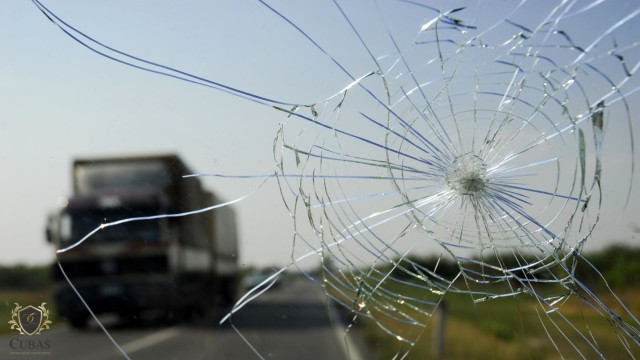 Motorista que teve vidro de veculo quebrado por pedrada em rodovia ser indenizado