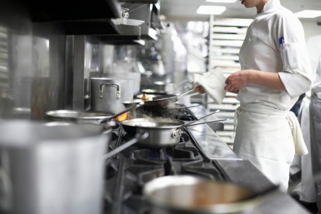Oficial de cozinha tem direito ao FGTS do perodo de afastamento por doena ocupacional