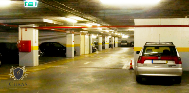 Proprietrios de carro danificado por infiltrao em garagem devem ser indenizados