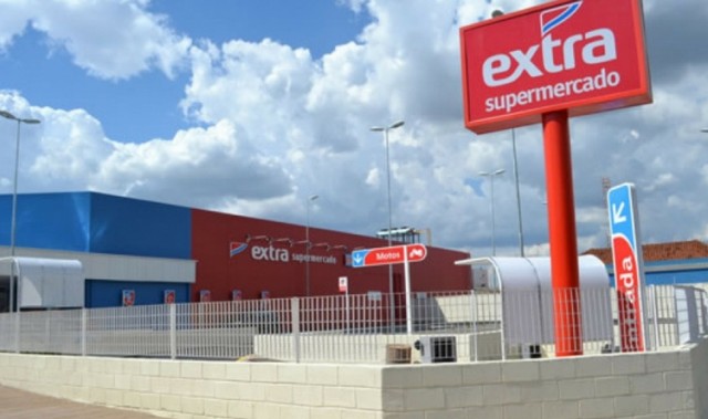 Supermercado ter que ressarcir proprietria que teve veculo furtado em estacionamento
