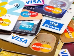 Banco deve indenizar consumidor que teve cartes cancelados de forma indevida