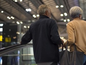 Casal de idosos  indenizado por cancelamento de voo