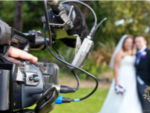 Consumidora ser indenizada por falhas na filmagem do casamento