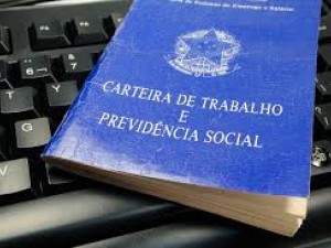 Devido seguro-desemprego a trabalhadora que se tornou microempreendedora individual