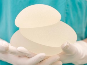 Fabricante de prtese mamria que rompeu subitamente  condenado em ao indenizatria