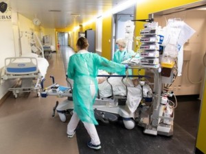 Hospital deve emitir CAT para profissionais de sade que se infectaram com covid-19