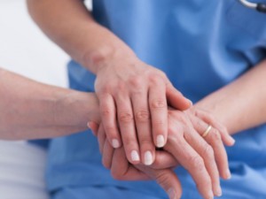 INSS deve restabelecer benefcio de tcnica de enfermagem que sofre com desmaios