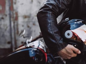 Idoso que foi vtima do golpe do motoboy deve ser indenizado