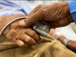 Justia garante vaga em UTI para idoso que sofria h 5 dias na emergncia de hospital