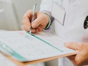 Mantida condenao de mdico que negligenciou preenchimento de pronturio de gestante
