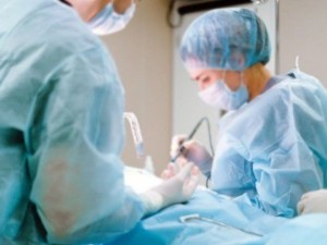 Mdico que evitou SUS e induziu idosa a cirurgia particular  condenado por improbidade