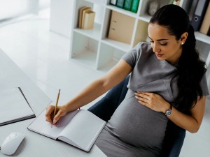 Mesmo grvida, trabalhadora que apresentou atestado falso deve ser despedida por justa causa