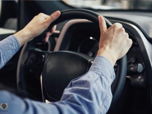 Motorista imprudente e sem CNH indenizar famlia de jovem passageira morta em acidente