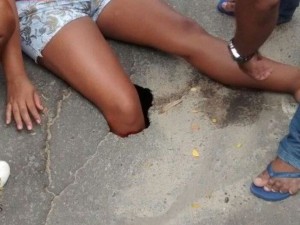 Mulher que caiu em buraco no sinalizado em condomnio ser indenizada em R$ 16 mil