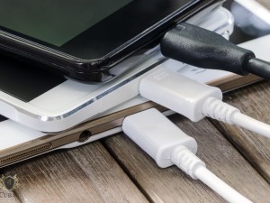Por venda casada, empresa de celular pagar dobro do valor de carregador a consumidor
