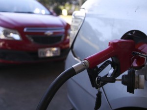 Posto de gasolina responder por atropelamento de frentista