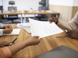 Seguradora ter que restituir valores pagos por cliente em contratao indevida de seguro de vida