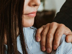 Servidora assediada em ambiente preponderantemente masculino ser indenizada no Vale