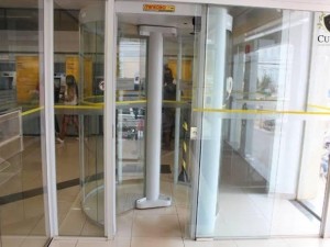 Trabalhadora exposta a risco por falta de sistema de segurana em banco ser indenizada em R$ 20 mil