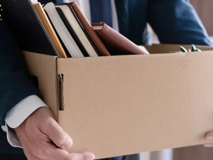 Volta ao trabalho um ano aps fim de invalidez  considerada abandono de emprego